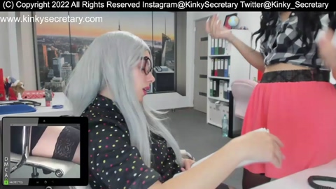 kinky_offfice  11-11-2022